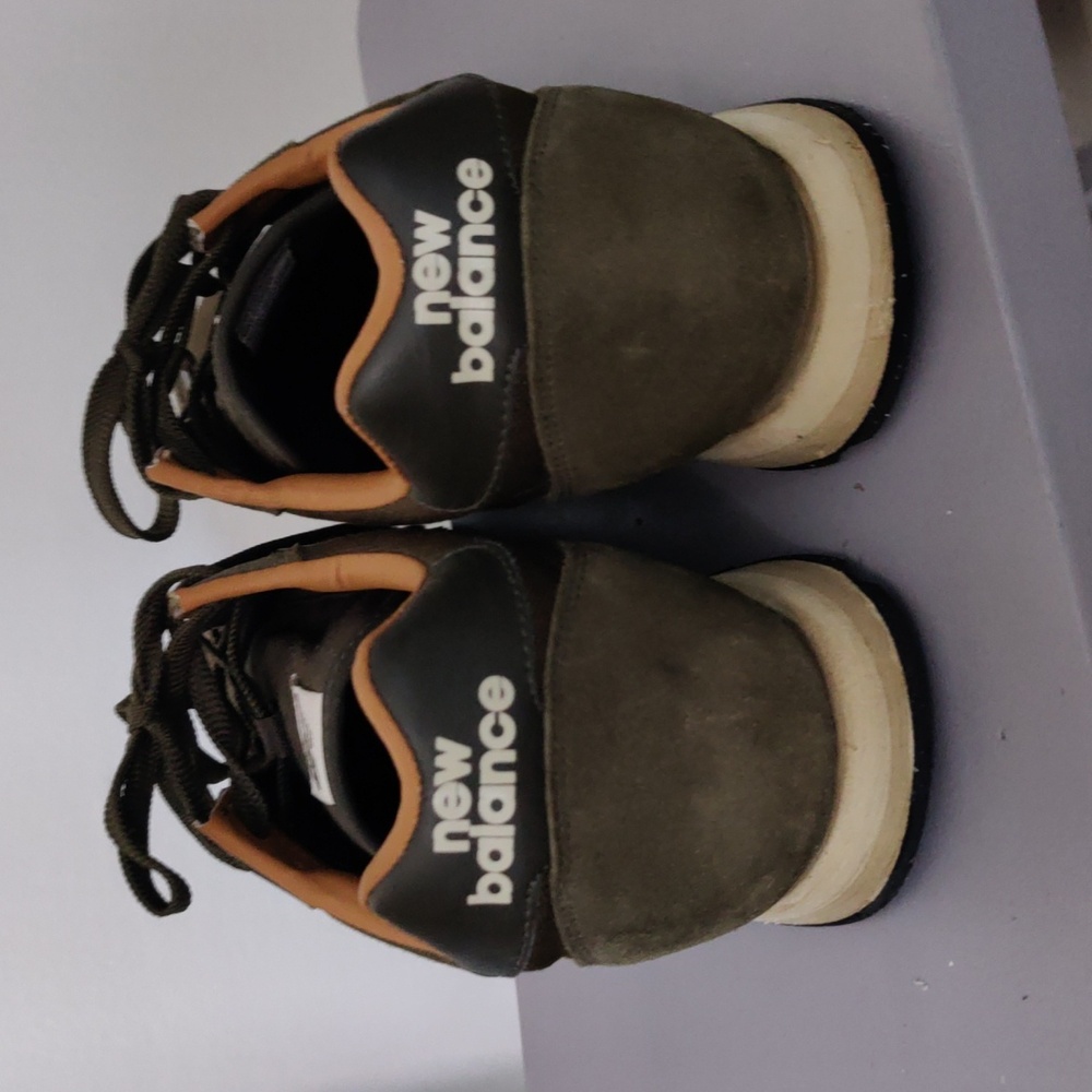 New Balance 520 in the Military Dark Triumph/Brown Sugar colorway. - Picture 5 of 13